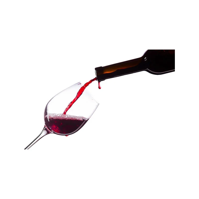 Rotwein Glas Rotwein, das gerade eingeschenkt wird