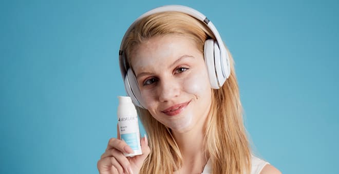 Pia Sophie Remmel ARYA LAYA Miracle Mask SOS Sensitive Pia-Sophie Remmel - bekannt aus DSDS - ist prominenter Miracle Mask-Fan