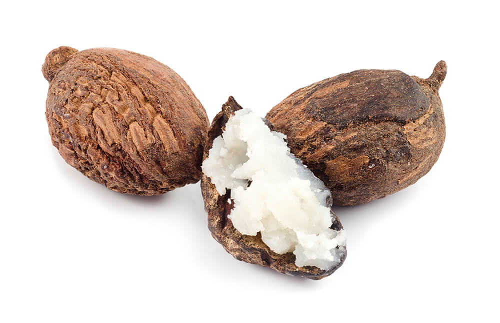 Sheabutter strafft, vitalisiert, regeneriert, glättet und pflegt die Haut samtweich;  wirkt beruhigend und bewahrt die Elastizität und Feuchtigkeit Sheabutter strafft, vitalisiert, regeneriert, glättet und pflegt die Haut samtweich;  wirkt beruhigend und bewahrt die Elastizität und Feuchtigkeit